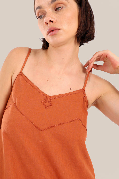 Embroidered long sleeveless dress with pockets